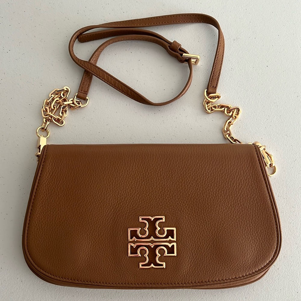 Tory Burch Crossbody Bag with straps in the color Bark